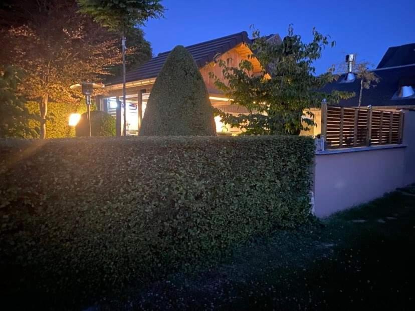 Chez Monsieur Bed & Breakfast Флоранвил Екстериор снимка
