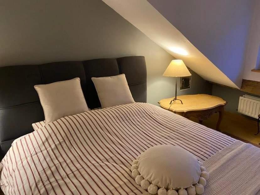 Chez Monsieur Bed & Breakfast Флоранвил Екстериор снимка